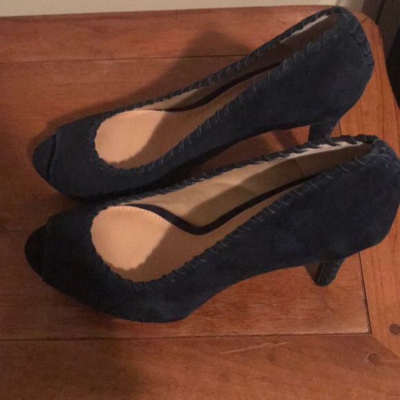 Antonio Melani Luna peep toe platform pumps - Picture 2 of 3